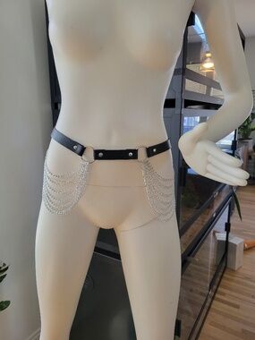 Faux leather chain belt